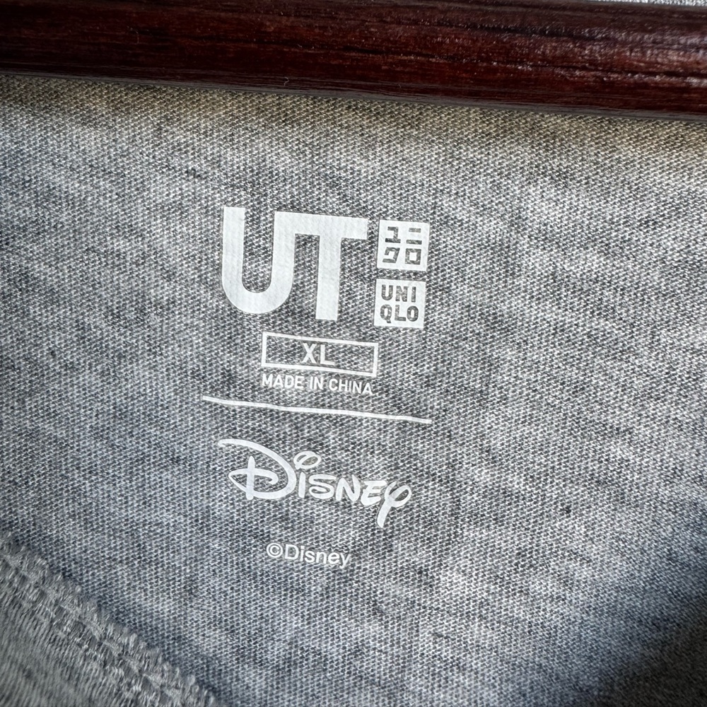 UNIQLO Disney Dumbo Crows XL Gray Yellow Soaring High Up We Go‎ Flags Cotton - Picture 2 of 7